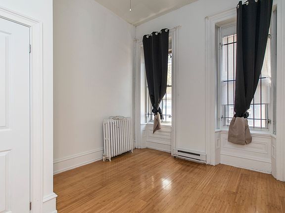 4th image of 1603 W Oxford St #1