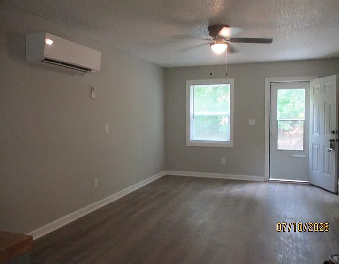 323 Oak St #323 — Photo 2
