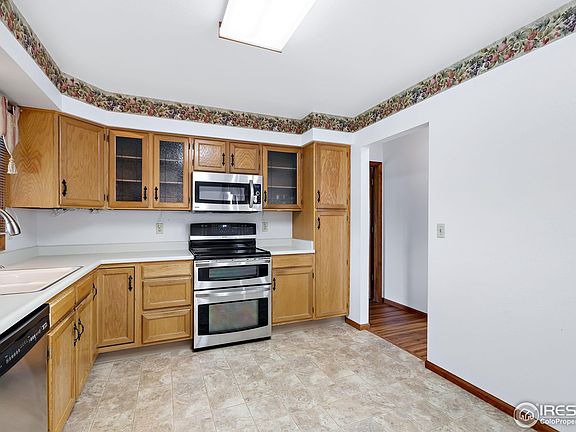2nd image of 2621 Elmhurst Cir