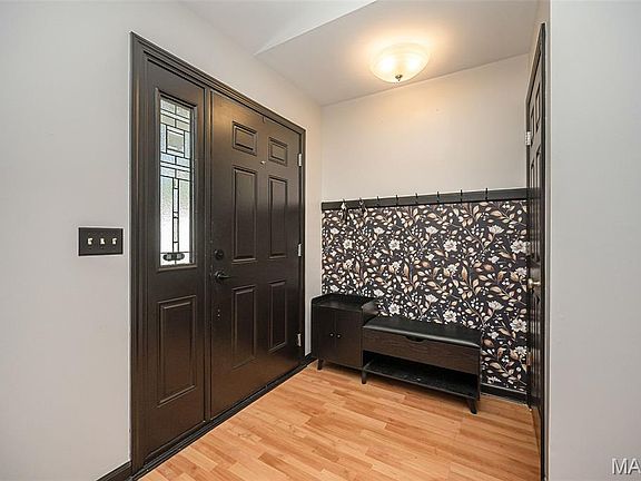 5th image of 432 White Chapel Dr