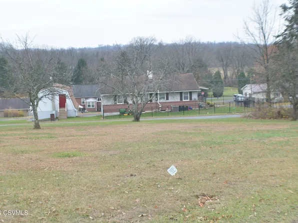 2 Harmon Ln, Watsontown, PA 17777