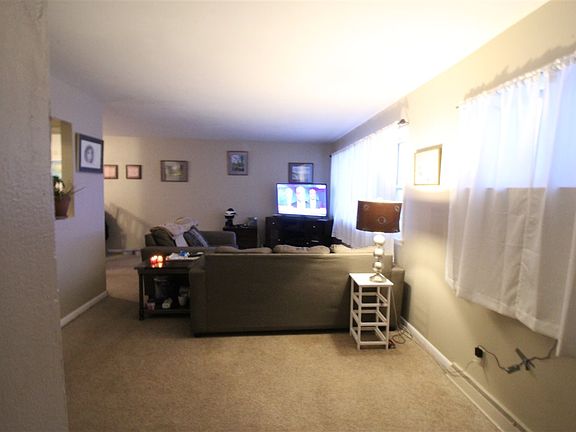 2nd image of 1622 Steele St