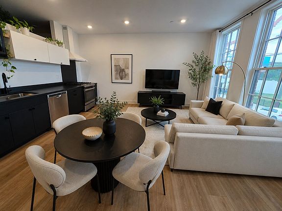 4th image of 2966 Richmond St #203