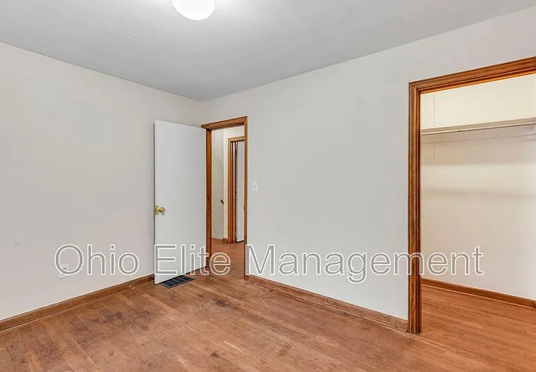 49 S Burgess Ave — Photo 20