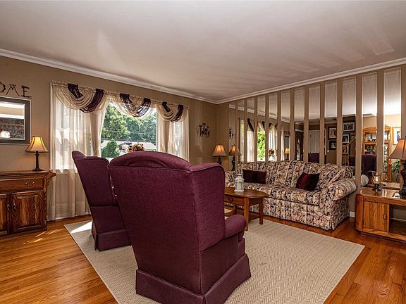 4th image of 238 Cambon Ave