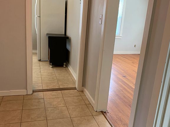 4th image of 2410 Teeple St