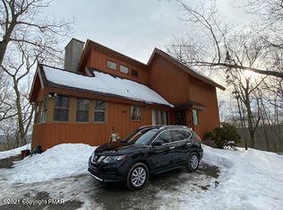 165 Cambridge Ct, Bushkill, PA 18324