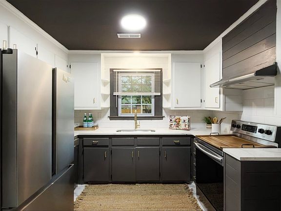 2nd image of 2632 Ridgewood Ave