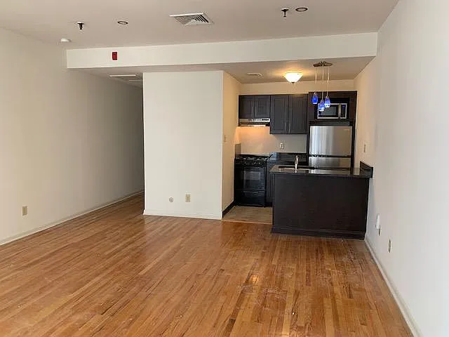 428 S 13th St #403 — Photo 3