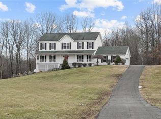 118 Neelytown Rd, Campbell Hall, NY 10916