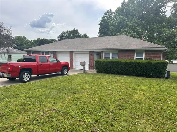 202/204 S Sterling Ave, Independence, MO 64054