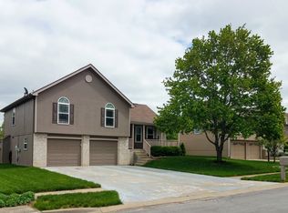 1101 Susan St, Kearney, MO 64060