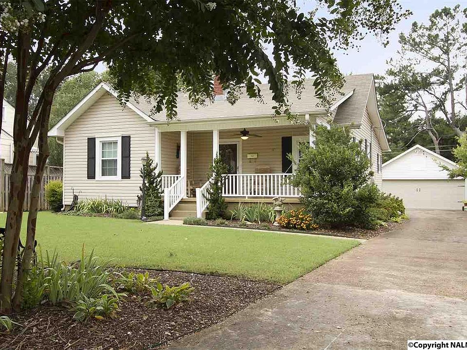 2nd image of 2637 Bonita Cir SW
