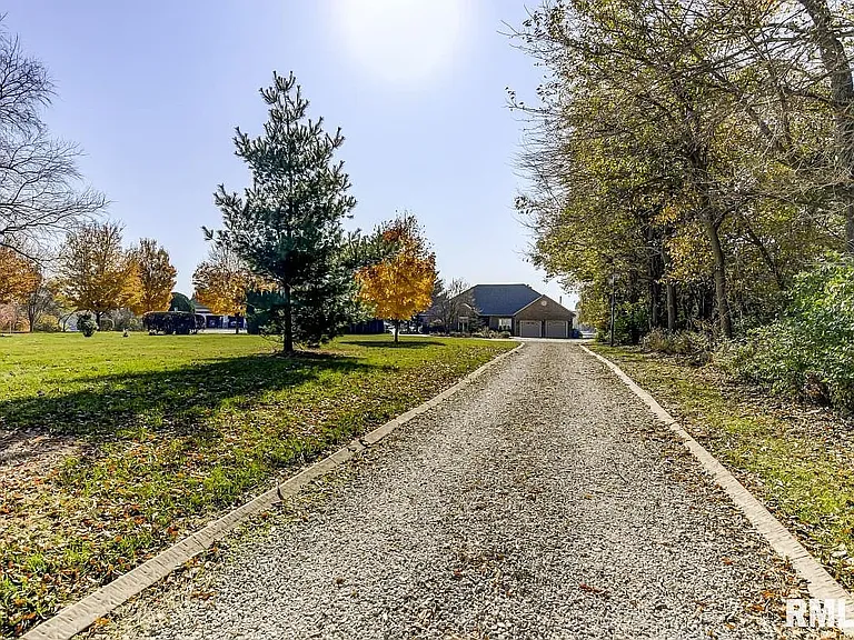 13 W Fairview Ln — Photo 36