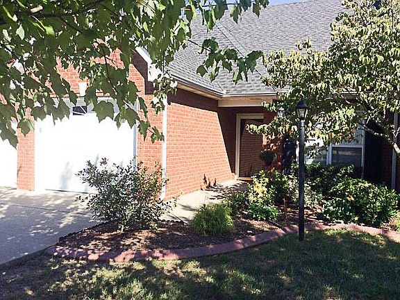 2nd image of 1072 Woodline Cir