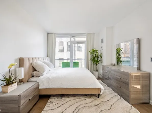 350 West 53rd Street image 4 of 14