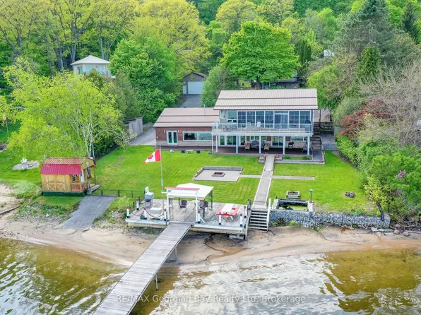 405 Champlain Rd, Penetang, ON L9M 1S3