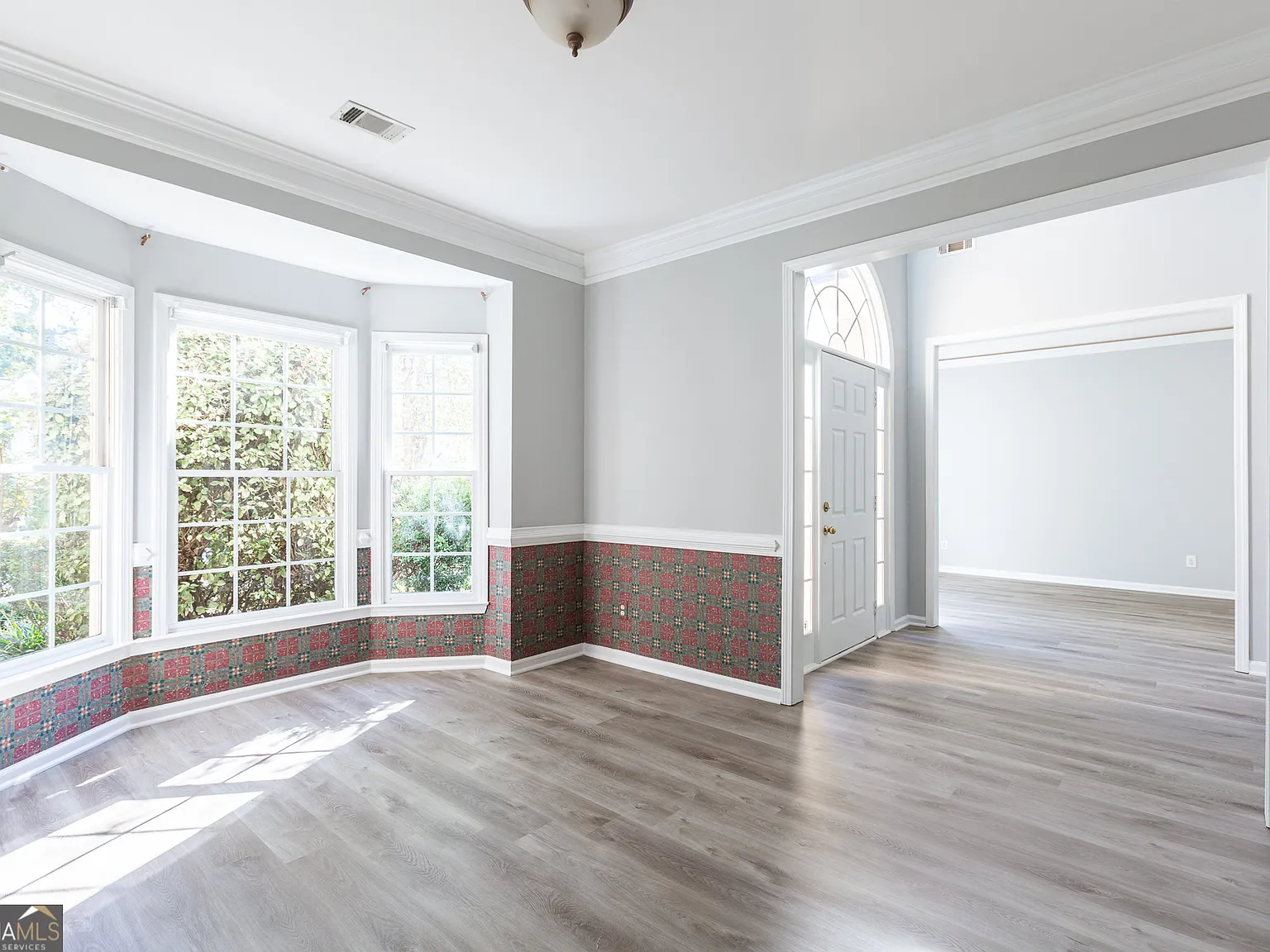 4 bed, 3.0 bath, 2460 sqft, $2,595 — Photo 3