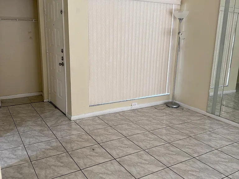 5232 SW 122nd Ter #5232 — Photo 8