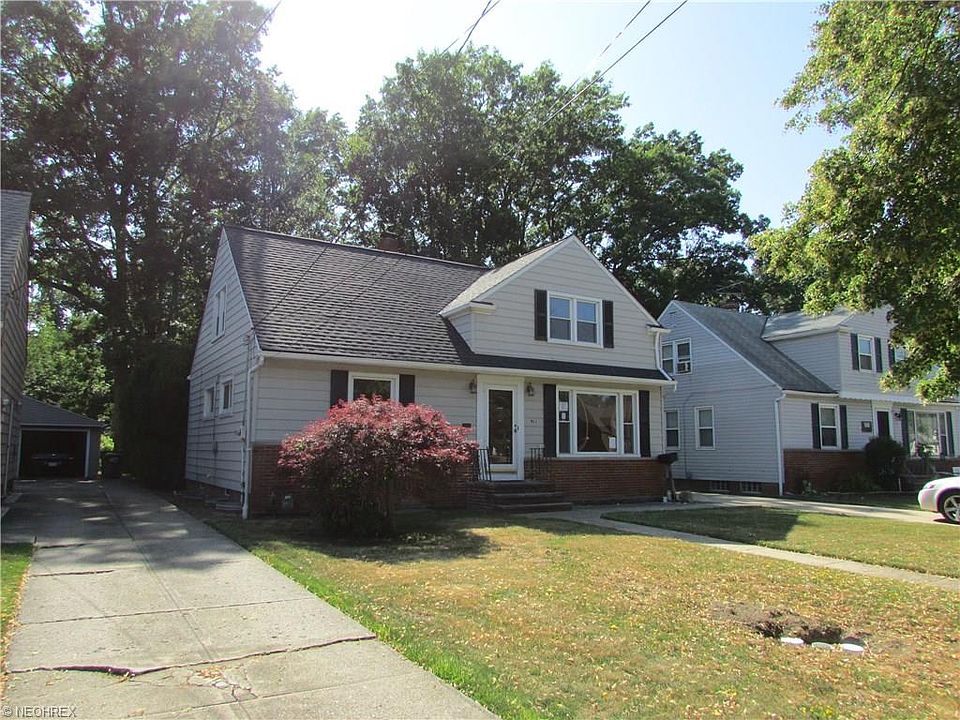 1st image of 922 Bryn Mawr Ave