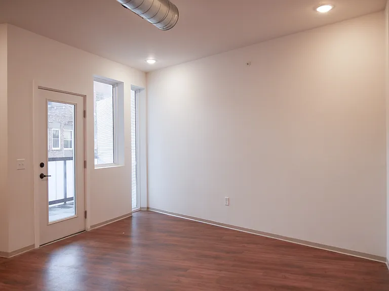 307 N 3rd St — Photo 41