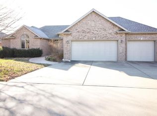 816 E Carleton St, Springfield, MO 65810