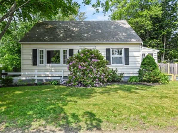 11 Leslie Dr, Pittsfield, MA 01201