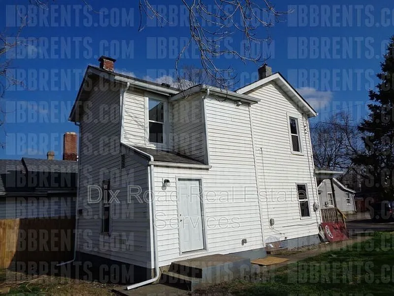 2 bed, 1.0 bath, 1100 sqft, $995 — Photo 3