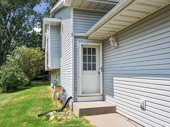 3rd image of 6253 Kahler Dr NE