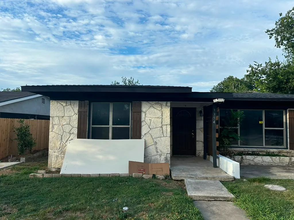 4 bed, 1760 sqft, $1,950 — Photo 1