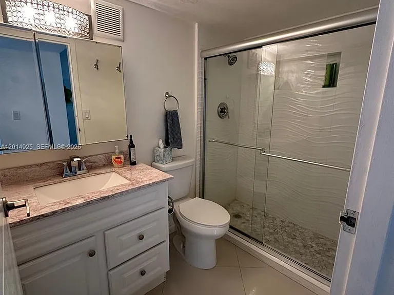 17021 N Bay Rd #815 — Photo 9