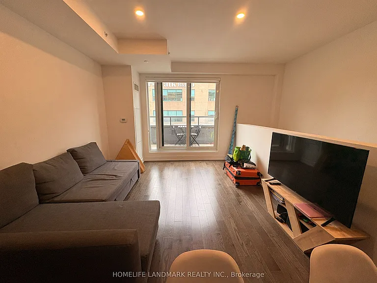 175 Pears Ave #Townhouse 4 — Photo 4