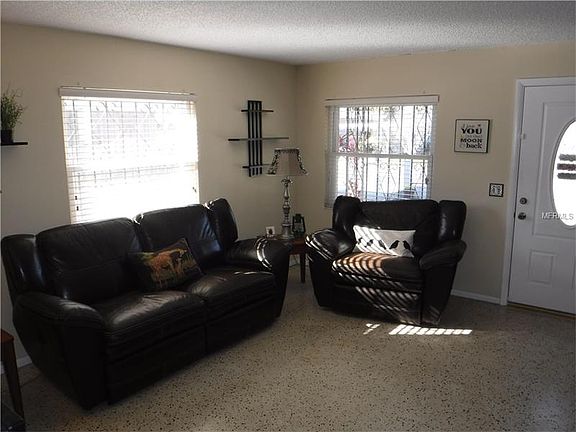 3rd image of 6621 N Cameron Ave