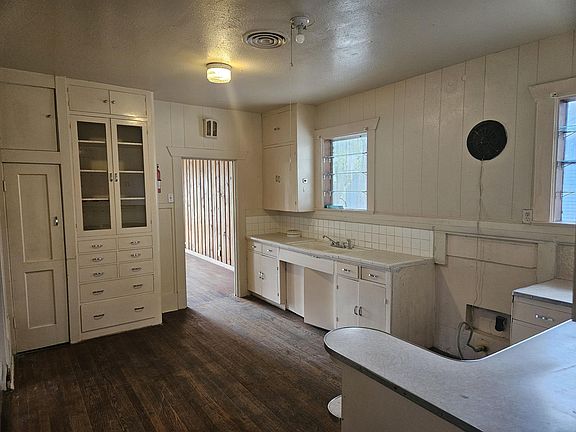 5th image of 1137 E Highland Blvd
