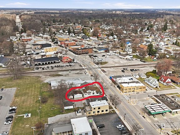 3rd image of 622 Broadway St