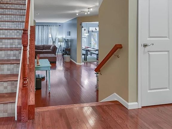 3rd image of 26 Timberrose Ct