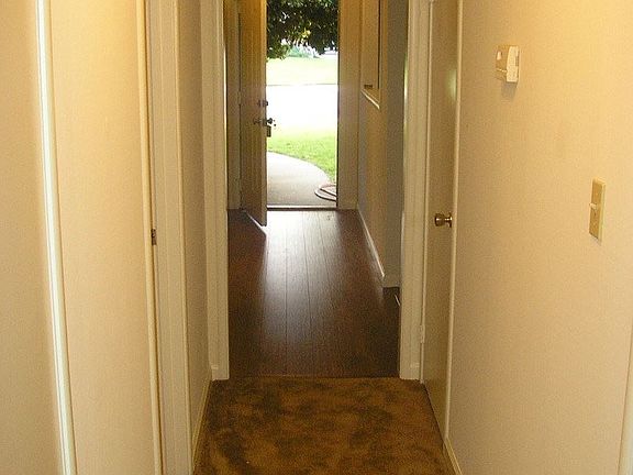 4th image of 2202 Americana Dr
