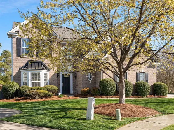 2020 Holly Villa Cir, Indian Trail, NC 28079
