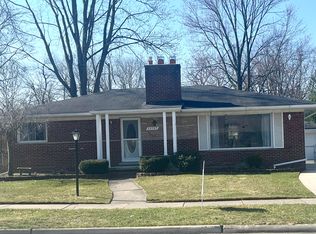 33587 Michele St, Livonia, MI 48150
