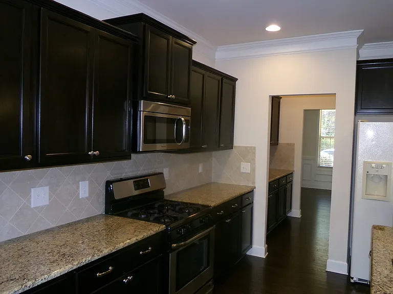 1419 Sawyer Ave — Photo 7