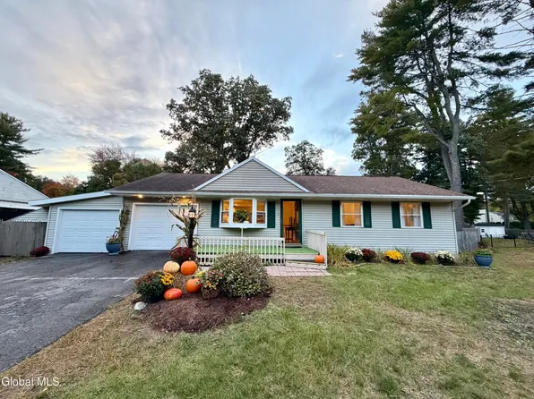 9 Hathorn Boulevard, Saratoga Springs, NY 12866