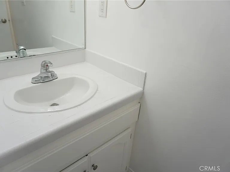 4610 Densmore Ave #20 — Photo 47