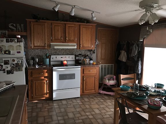 Eat-in Kitchen
