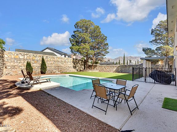 5th image of 7009 Toluca Dr