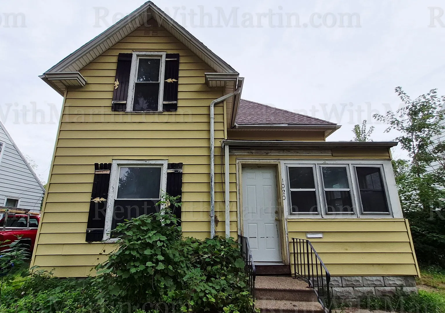 For Rent- 1020 Columbia *Pets Ok With Conditions* — Photo 1