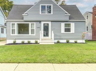 5395 Summit Rd, Lyndhurst, OH 44124