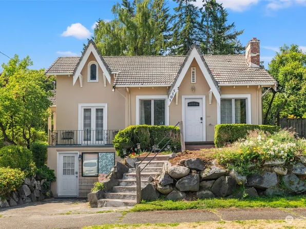 5015 S Dakota Street, Seattle, WA 98118