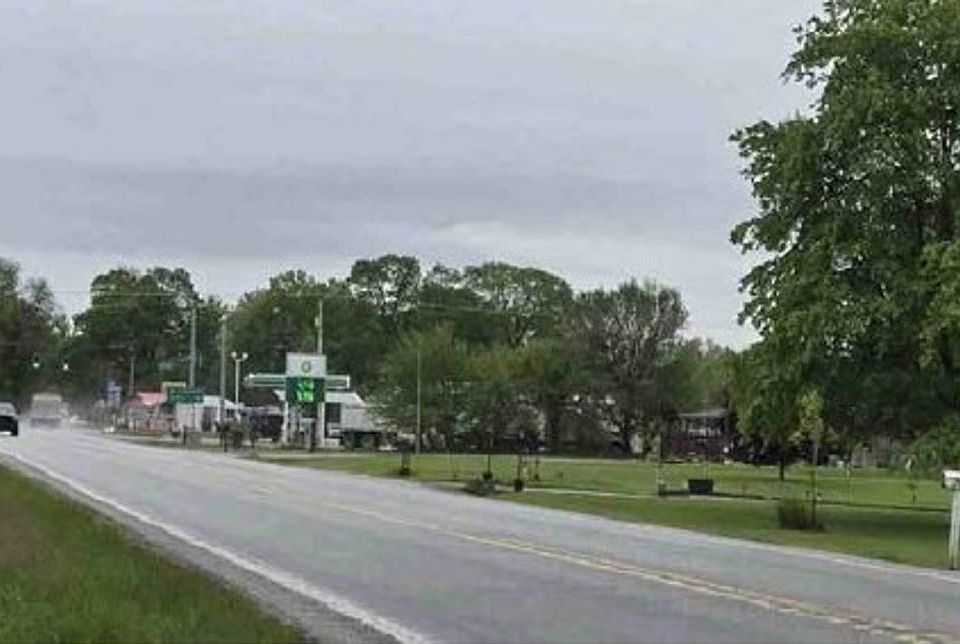 Exterior Neighborhood (street photo)