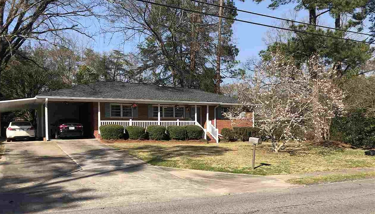 404 Sunset Dr photo 1