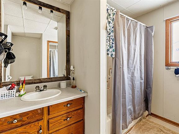 5th image of 109 Main Street